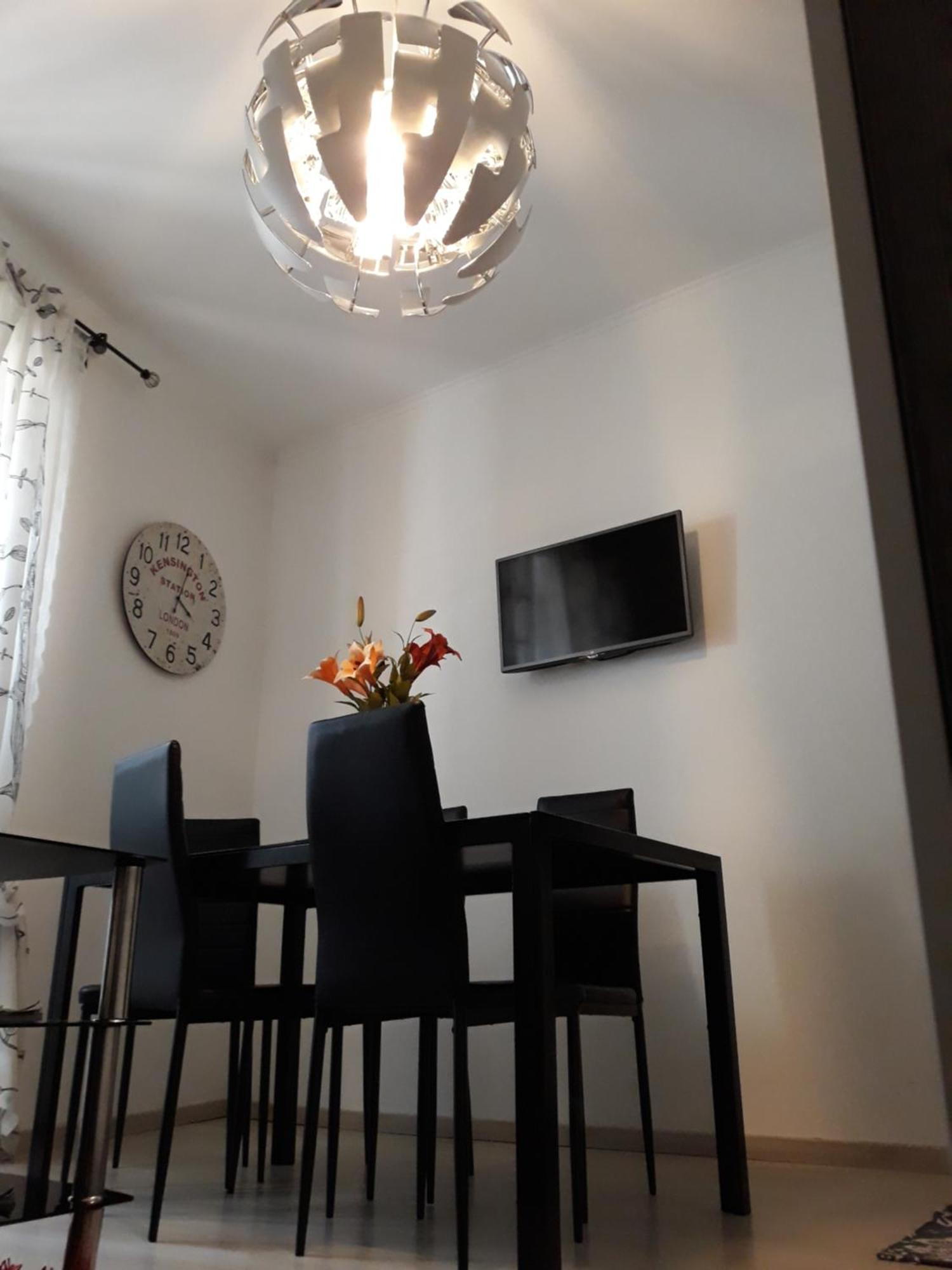 Apartments Paris Умаг Экстерьер фото