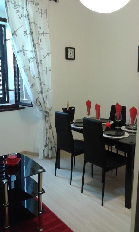 Apartments Paris Умаг Экстерьер фото
