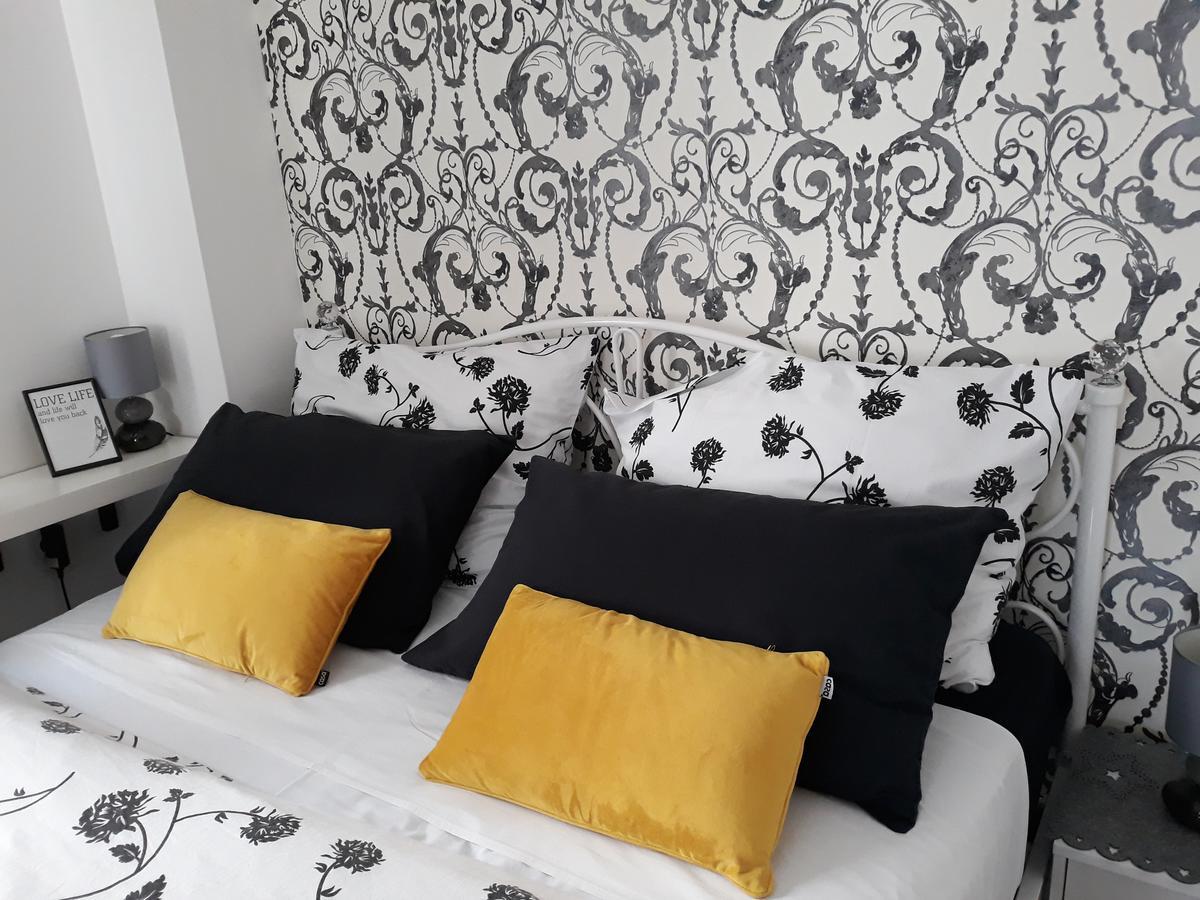 Apartments Paris Умаг Экстерьер фото
