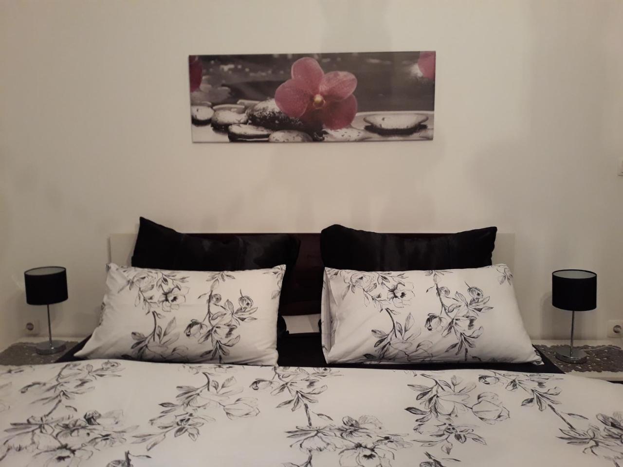 Apartments Paris Умаг Экстерьер фото