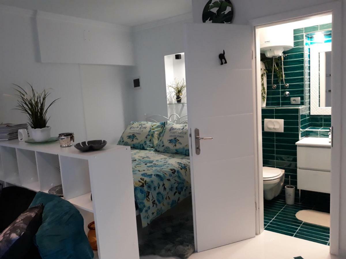 Apartments Paris Умаг Экстерьер фото